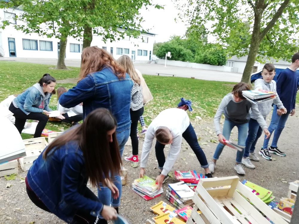 Association Qui Récupère Les Manuels Scolaires Périmés