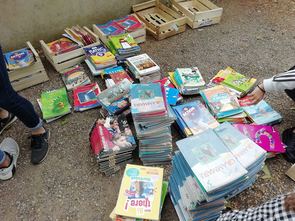 Association Qui Récupère Les Manuels Scolaires Périmés